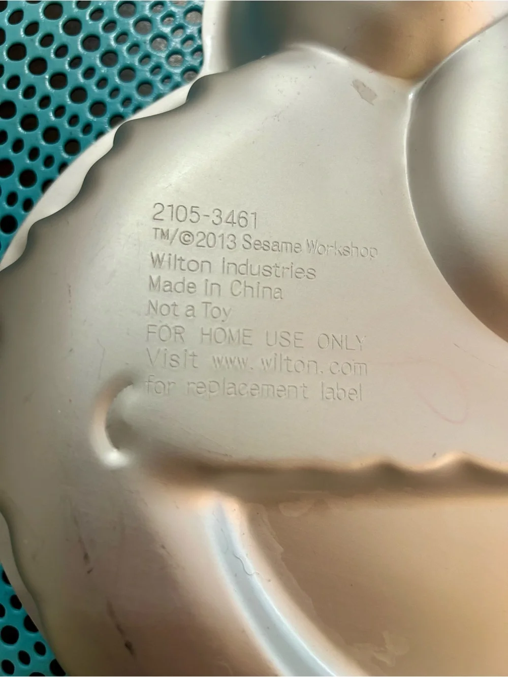 2013 Wilton Sesame Street- Elmo Face Cake Pan Aluminum 2105-3461